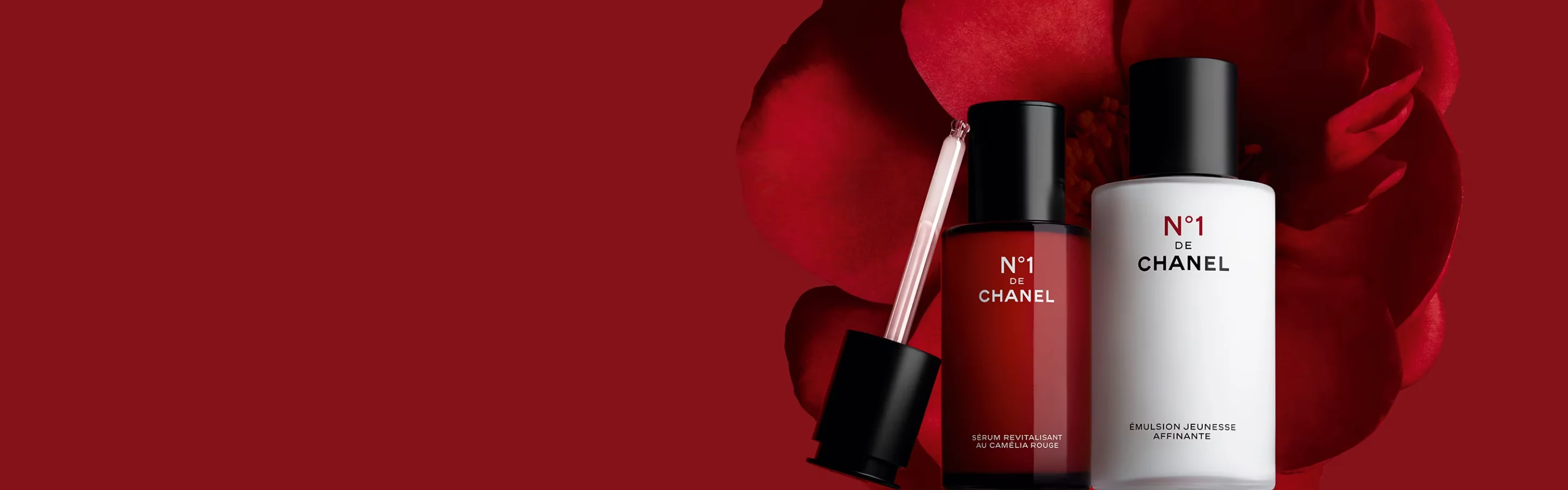 N°1 de CHANEL, Sérum Revitalisant and Émulsion Jeunesse Affinante beside a red camellia